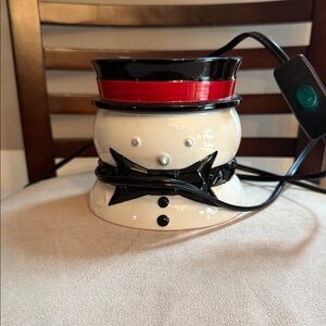 Adorable ⛄️ Yankee Candle White Wax Warmer Base new